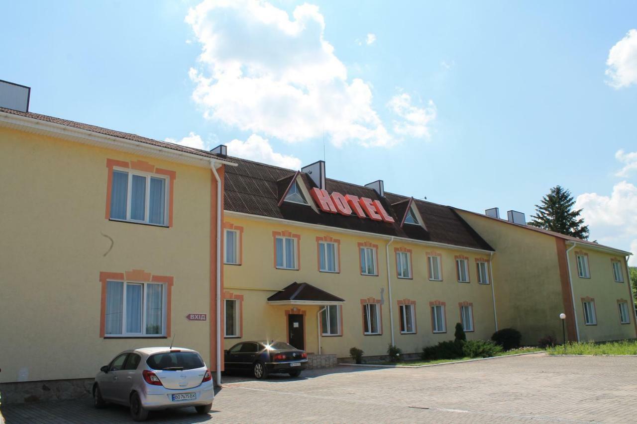 Kremin Hotel Kremenets' Ngoại thất bức ảnh