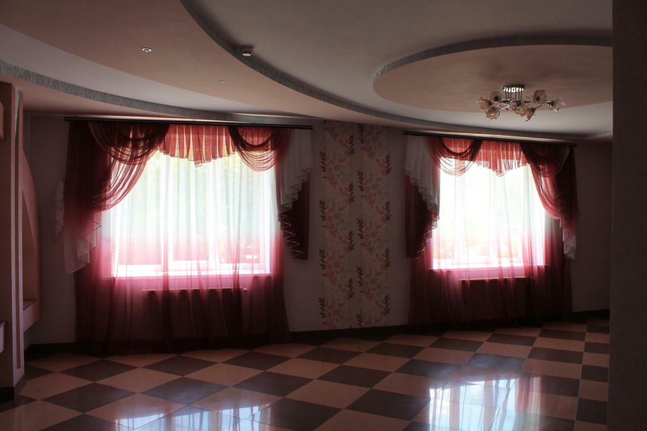Kremin Hotel Kremenets' Ngoại thất bức ảnh