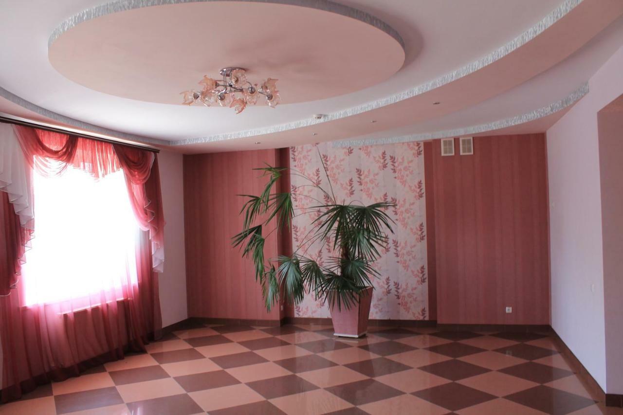 Kremin Hotel Kremenets' Ngoại thất bức ảnh