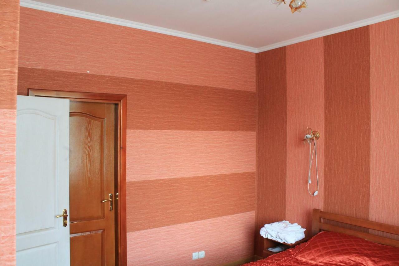 Kremin Hotel Kremenets' Ngoại thất bức ảnh