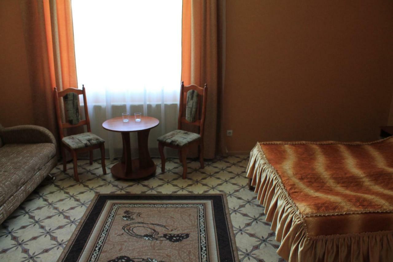 Kremin Hotel Kremenets' Ngoại thất bức ảnh