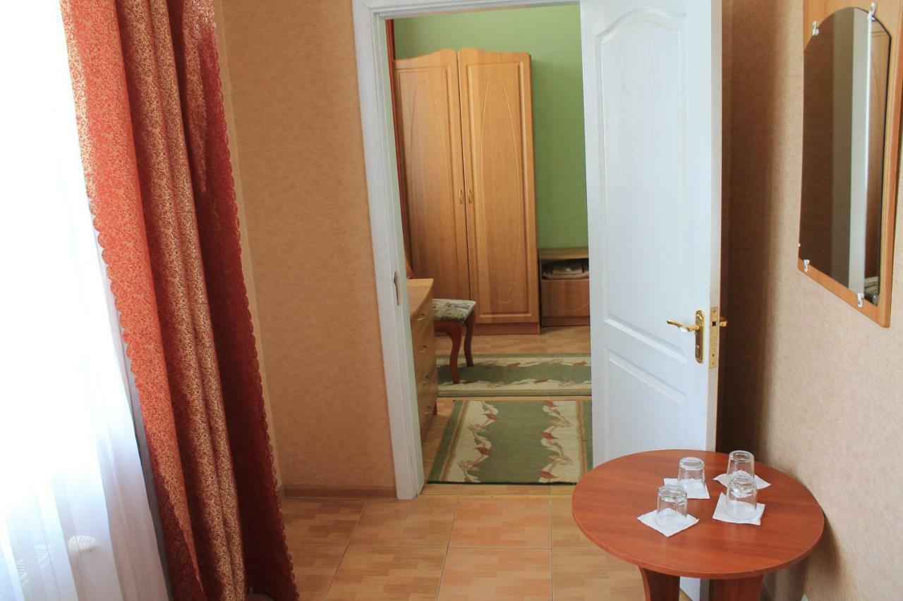 Kremin Hotel Kremenets' Ngoại thất bức ảnh