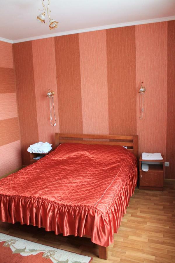Kremin Hotel Kremenets' Ngoại thất bức ảnh